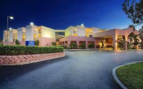 Baymont Inn & Suites Tampa Near Busch Gardens